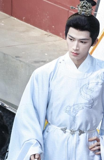 明星的同学爆黑料怎么办,_刘大锤王星越恋爱爆料_王星越资源背景分析